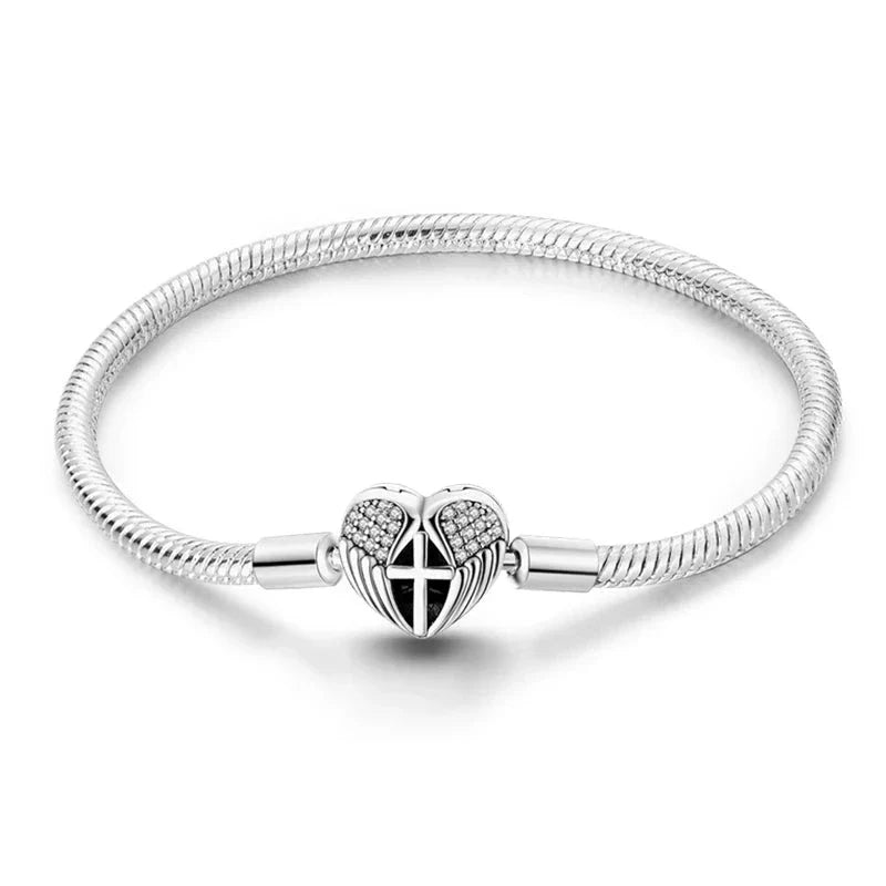 Sparkling Heart Clasp Bracelet